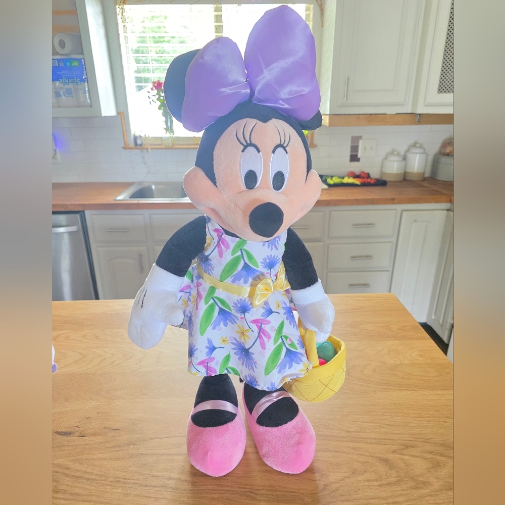 Disney Minnie Mouse Spring/Easter Door Greeter